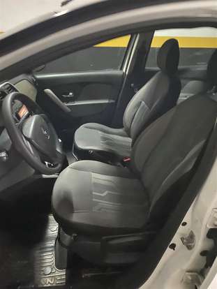 RENAULT-LOGAN-2016