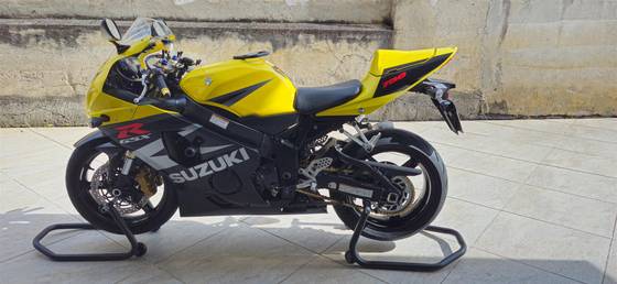 SUZUKI GSX-R750 SRAD 