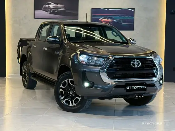 TOYOTA HILUX 2.8 D-4D TURBO DIESEL CD SRV 4X4 AUTOMÁTICO TOYOTA HILUX 2.8 D-4D TURBO DIESEL CD SRV 4X4 AUTOMÁTICO