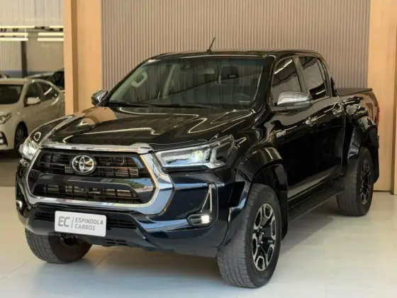 TOYOTA HILUX 2.8 D-4D TURBO DIESEL CD SRX PLUS 4X4 AUTOMÁTICO