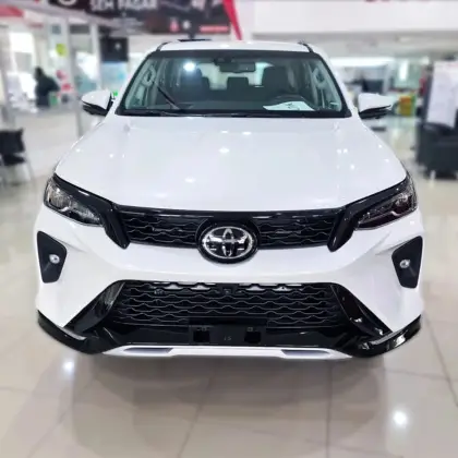 TOYOTA HILUX SW4 2.8 D-4D TURBO DIESEL SRX PLATINUM 7L 4X4 AUTOMÁTICO TOYOTA HILUX SW4 2.8 D-4D TURBO DIESEL SRX PLATINUM 7L 4X4 AUTOMÁTICO