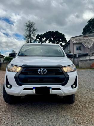 TOYOTA HILUX 2.8 D-4D TURBO DIESEL CD SR 4X4 AUTOMÁTICO