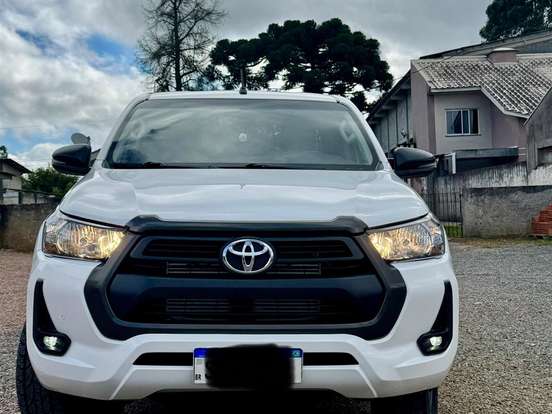 TOYOTA-HILUX-2.8 D-4D TURBO DIESEL CD SR 4X4 AUTOMÁTICO TOYOTA-HILUX-2023