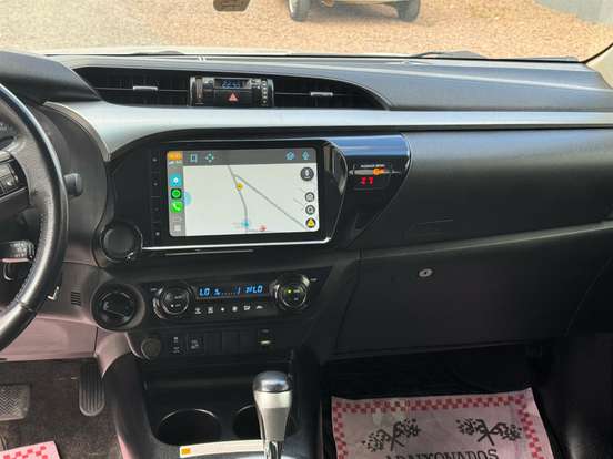 TOYOTA-HILUX-2023