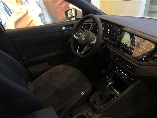VOLKSWAGEN-VIRTUS-1.0 200 TSI HIGHLINE AUTOMÁTICO VOLKSWAGEN-VIRTUS-2025