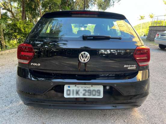 VOLKSWAGEN-POLO-2017
