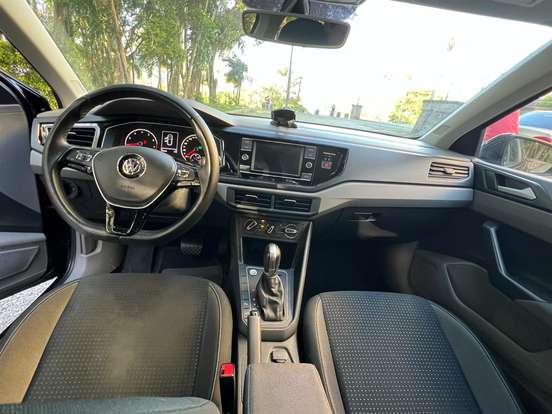 VOLKSWAGEN-POLO-1.0 200 TSI COMFORTLINE AUTOMÁTICO VOLKSWAGEN-POLO-2017