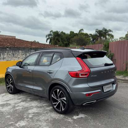 VOLVO-XC40-2019