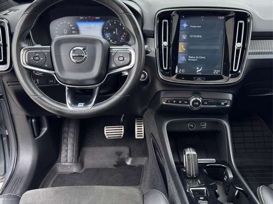 VOLVO-XC40-2.0 T5 GASOLINA R-DESIGN AWD GEARTRONIC VOLVO-XC40-2019