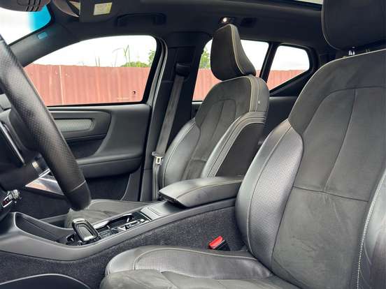VOLVO-XC40-2.0 T5 GASOLINA R-DESIGN AWD GEARTRONIC VOLVO-XC40-2019