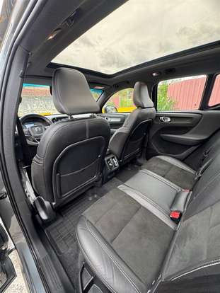 VOLVO-XC40-2019