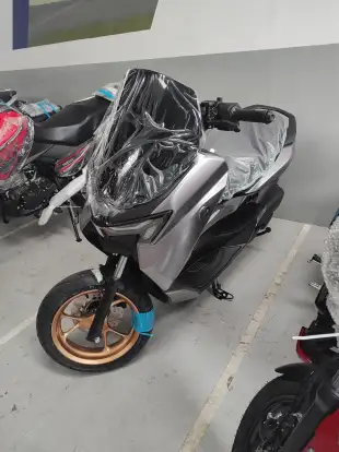YAMAHA-NMAX CONNECTED 160 ABS-2025