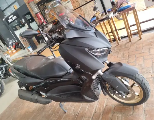 YAMAHA XMAX ABS 