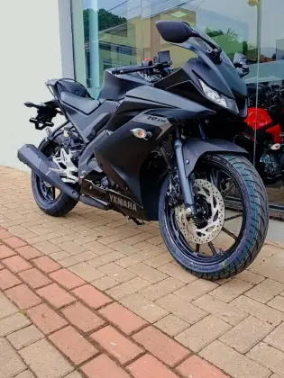 YAMAHA YZF R15 
