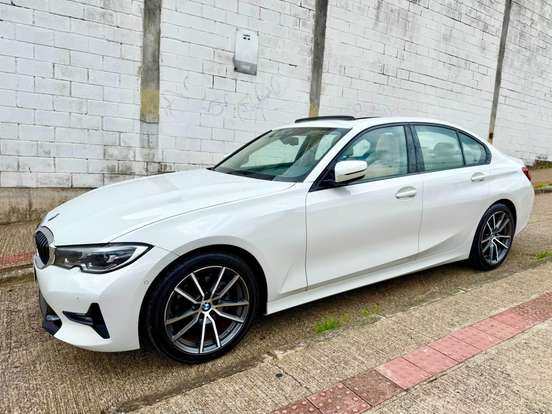 BMW-320i-2020