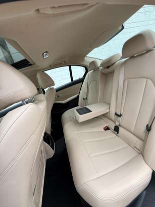 BMW-320i-2020