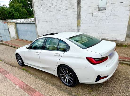 BMW-320i-2020