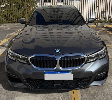 BMW-320i-2020