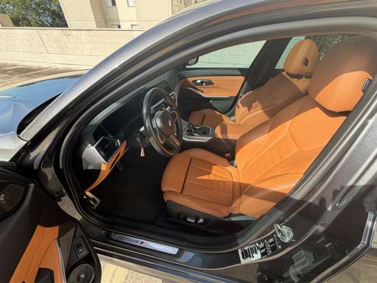 BMW-320i-2020