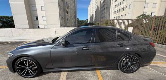 BMW-320i-2020