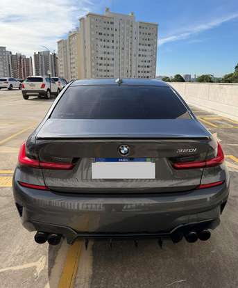 BMW-320i-2020