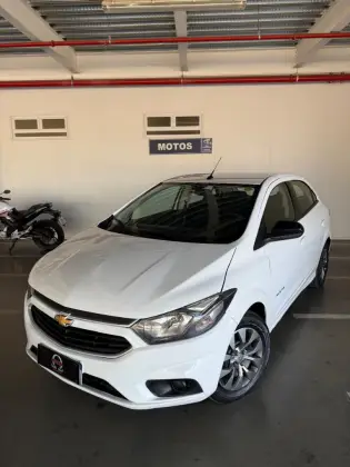 CHEVROLET ONIX 1.4 MPFI ADVANTAGE 8V FLEX 4P AUTOMÁTICO