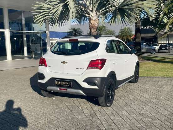CHEVROLET-ONIX-2018