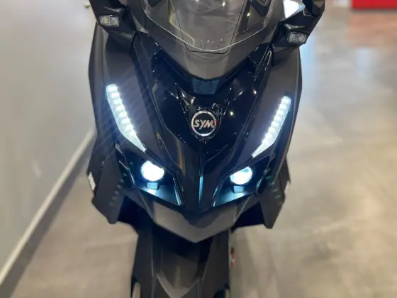DAFRA CRUISYM 300 