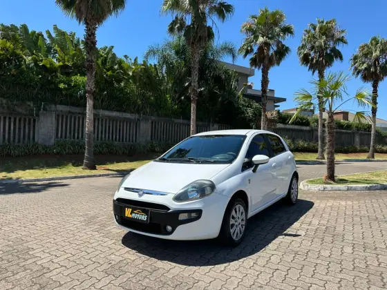 FIAT PUNTO 1.4 ATTRACTIVE ITALIA 8V FLEX 4P MANUAL FIAT PUNTO 1.4 ATTRACTIVE ITALIA 8V FLEX 4P MANUAL