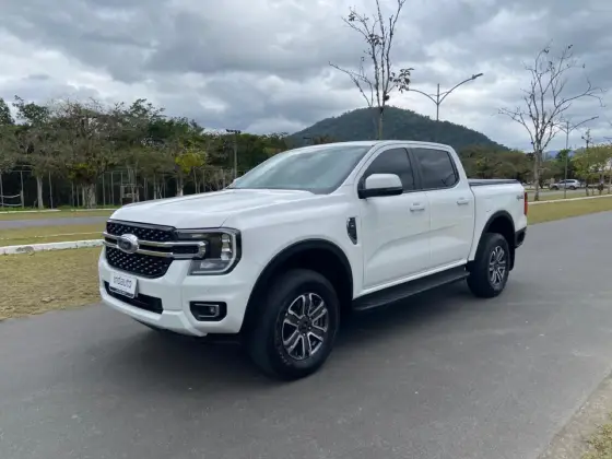 FORD RANGER 3.0 V6 TURBO DIESEL CD XLT 4X4 AUTOMÁTICO FORD RANGER 3.0 V6 TURBO DIESEL CD XLT 4X4 AUTOMÁTICO
