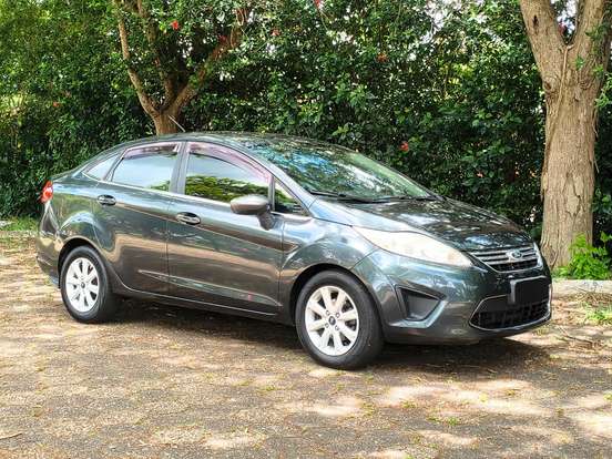 FORD-FIESTA-2010