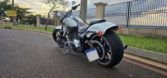 HARLEY-DAVIDSON-SOFTAIL BREAKOUT-2016
