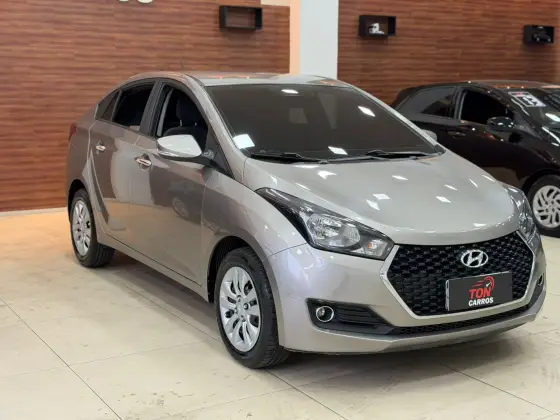 HYUNDAI HB20S 1.6 COMFORT PLUS 16V FLEX 4P AUTOMÁTICO HYUNDAI HB20S 1.6 COMFORT PLUS 16V FLEX 4P AUTOMÁTICO