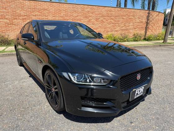 JAGUAR XE 2.0 16V SI4 TURBO GASOLINA R-SPORT 4P AUTOMÁTICO
