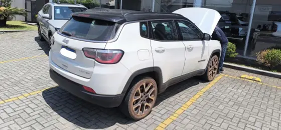 JEEP COMPASS 2.0 16V FLEX LIMITED AUTOMÁTICO JEEP COMPASS 2.0 16V FLEX LIMITED AUTOMÁTICO
