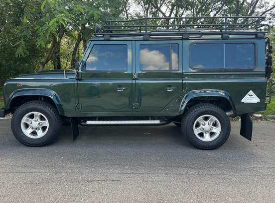 LAND ROVER-DEFENDER-2010