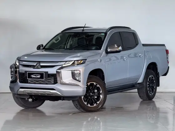 MITSUBISHI L200 TRITON 2.4 16V TURBO DIESEL SPORT HPE CD 4P 4X4 AUTOMÁTICO