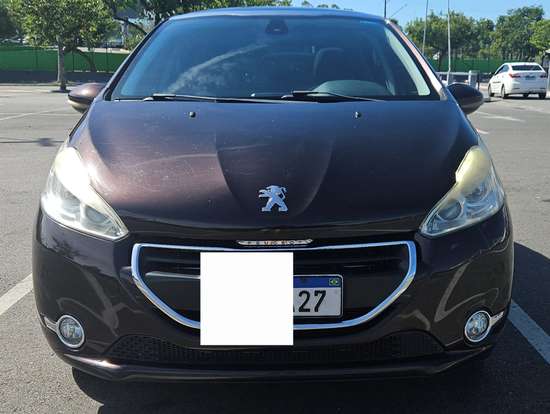PEUGEOT-208-2013