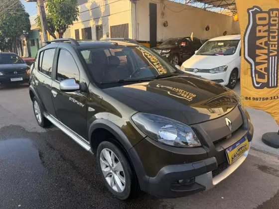 RENAULT SANDERO 1.6 STEPWAY 16V FLEX 4P AUTOMÁTICO