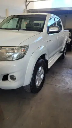 TOYOTA HILUX 2.7 SR 4X2 CD 16V FLEX 4P AUTOMÁTICO