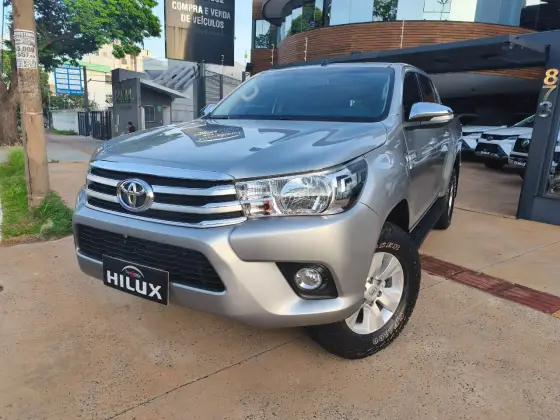 TOYOTA HILUX 2.7 SRV 4X2 CD 16V FLEX 4P AUTOMÁTICO TOYOTA HILUX 2.7 SRV 4X2 CD 16V FLEX 4P AUTOMÁTICO