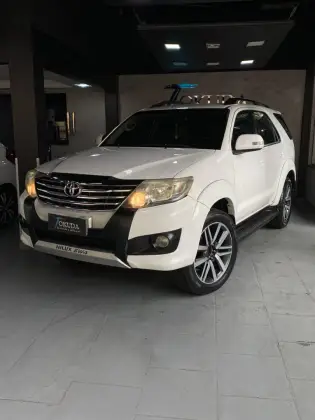 TOYOTA HILUX SW4 2.7 SR 7 LUGARES 4X2 16V FLEX 4P AUTOMÁTICO