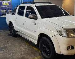 TOYOTA HILUX 2.7 SR 4X2 CD 16V FLEX 4P AUTOMÁTICO TOYOTA HILUX 2.7 SR 4X2 CD 16V FLEX 4P AUTOMÁTICO