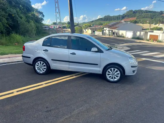 VOLKSWAGEN POLO SEDAN 1.6 MI COMFORTLINE 8V FLEX 4P MANUAL