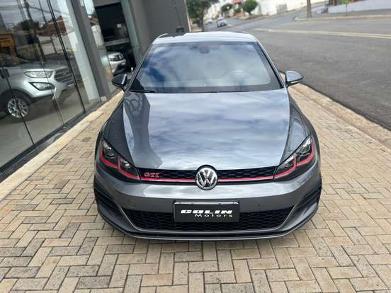 VOLKSWAGEN-GOLF-2019