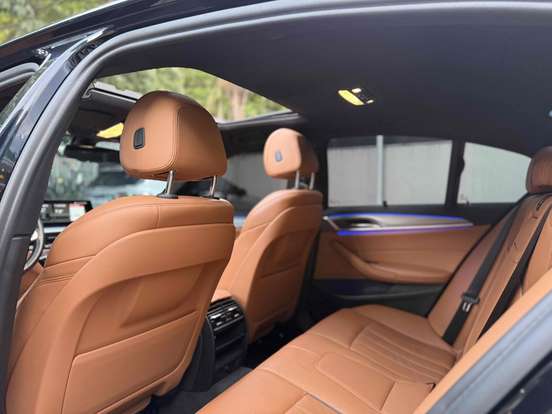 BMW-530i-2.0 16V TURBO GASOLINA M SPORT AUTOMÁTICO BMW-530i-2017