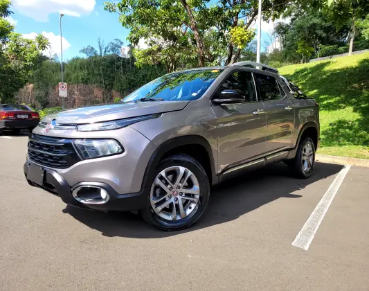 FIAT TORO 2.4 16V MULTIAIR FLEX VOLCANO AT9 FIAT TORO 2.4 16V MULTIAIR FLEX VOLCANO AT9