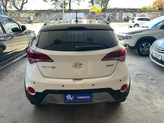 HYUNDAI-HB20X-2017