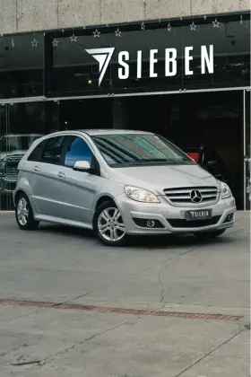 MERCEDES-BENZ B 180 1.7 8V GASOLINA 4P AUTOMÁTICO