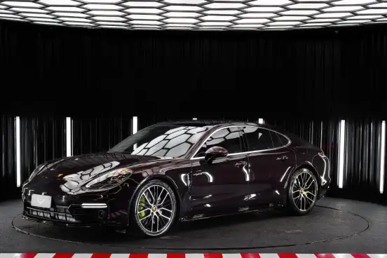 PORSCHE-PANAMERA-2023